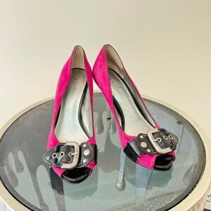 Vintage Y2K Guess pink high heels with black and silver buckle details ~ Size 6